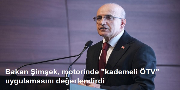 Bakan �im�ek, motorinde 